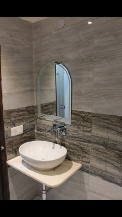 Hotel Le Mem Делхи Екстериор снимка