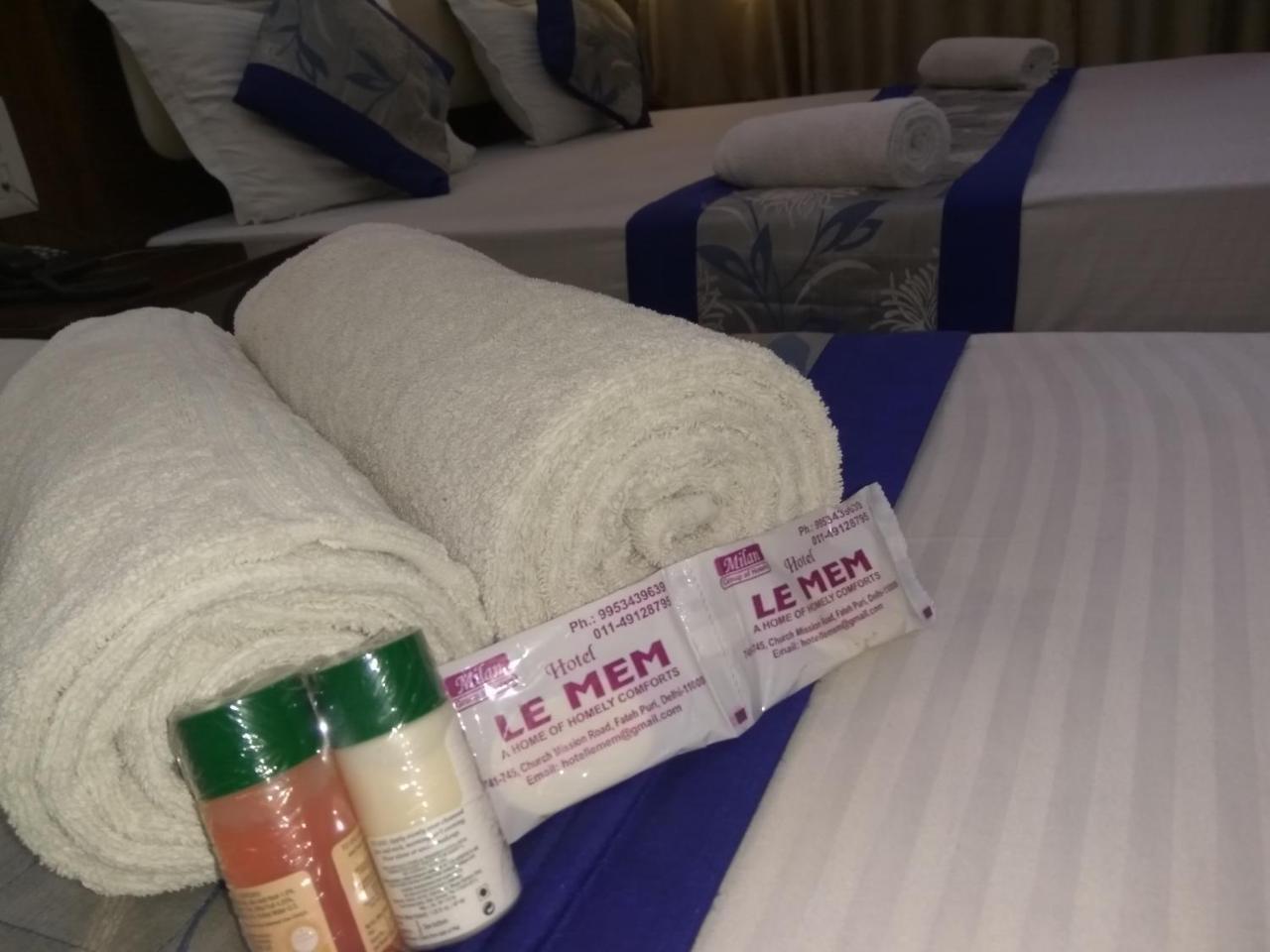 Hotel Le Mem Делхи Екстериор снимка
