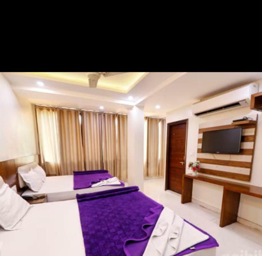 Hotel Le Mem Делхи Екстериор снимка