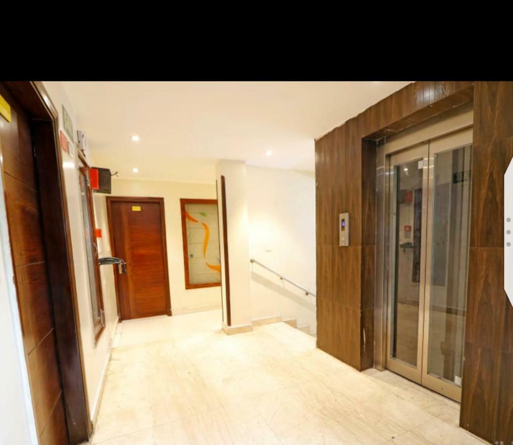 Hotel Le Mem Делхи Екстериор снимка