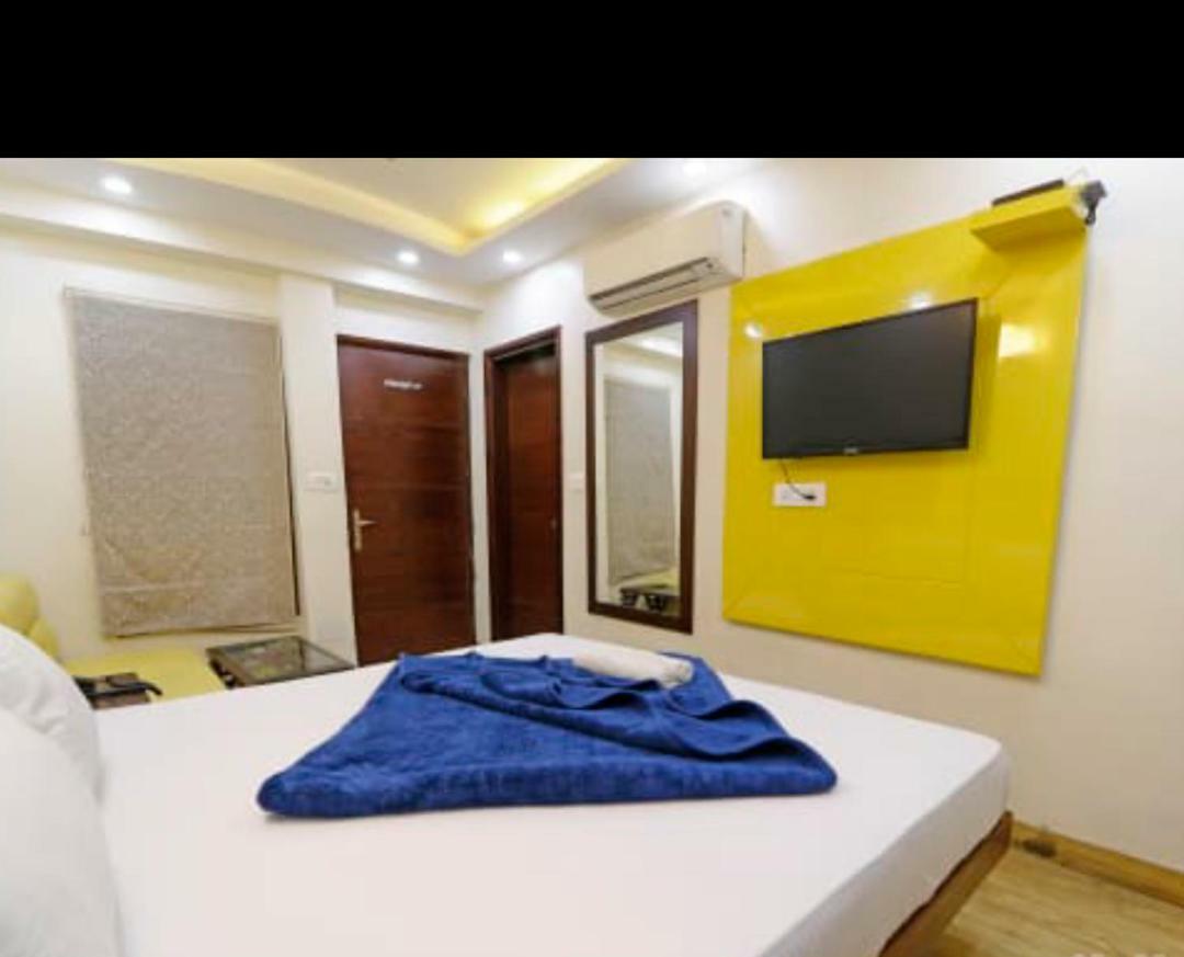 Hotel Le Mem Делхи Екстериор снимка