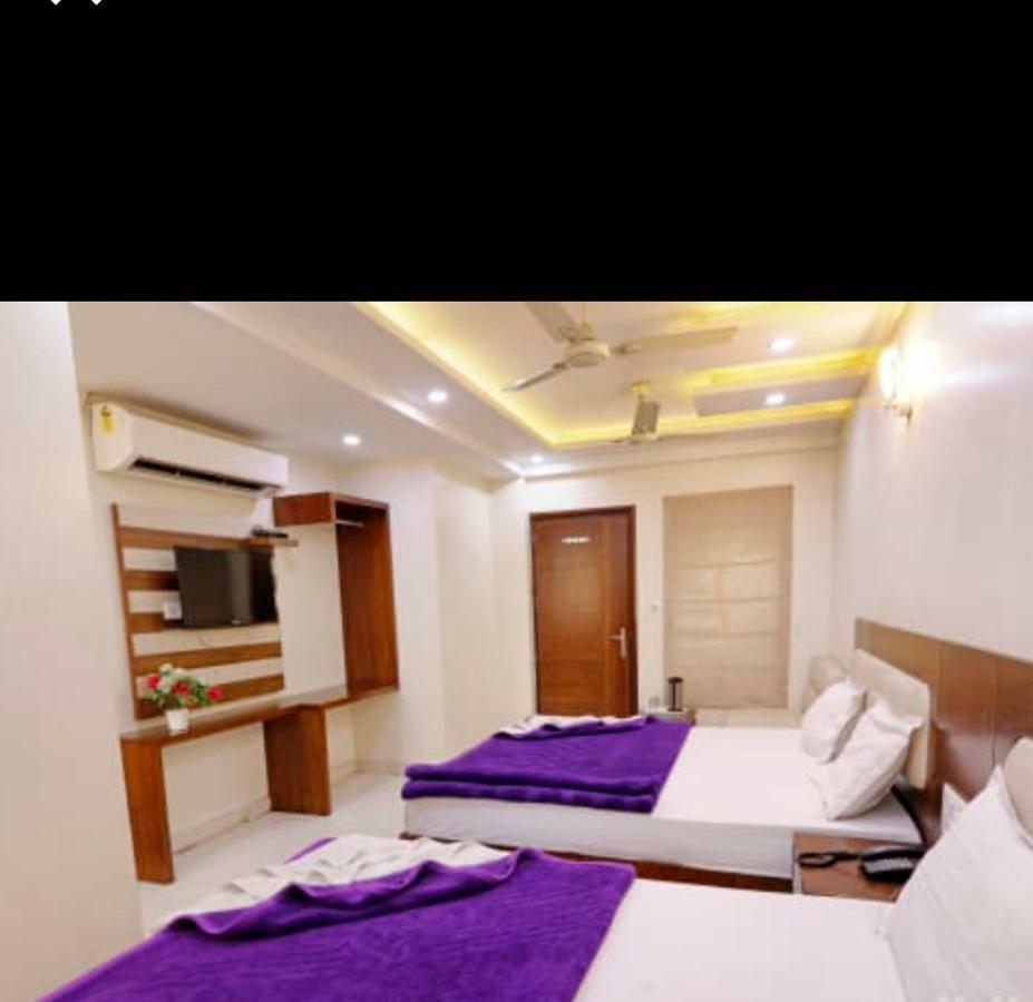 Hotel Le Mem Делхи Екстериор снимка