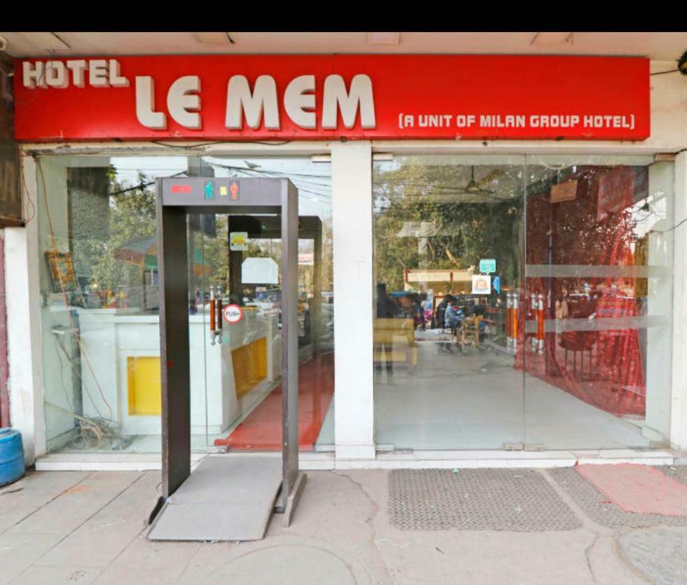 Hotel Le Mem Делхи Екстериор снимка